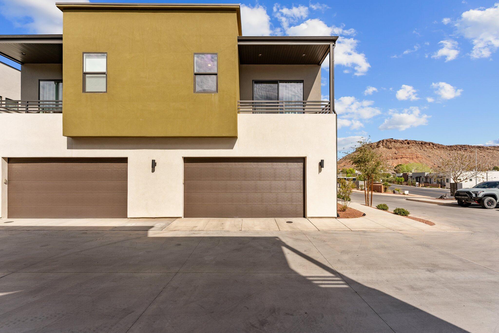 BLOOMINGTON VAC VILLAS - Residential