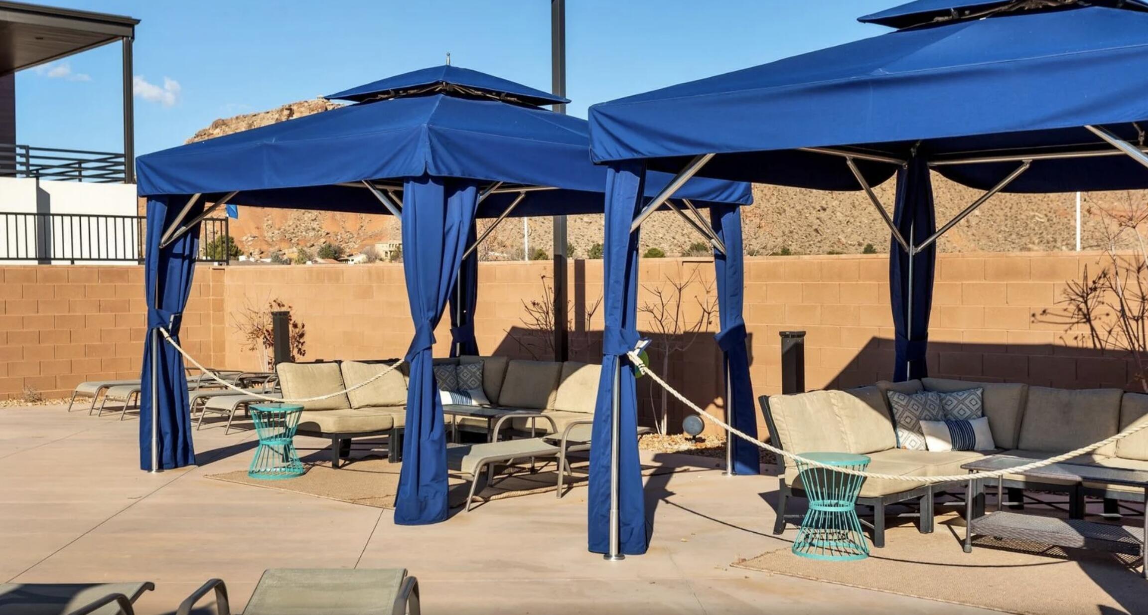 BLOOMINGTON VAC VILLAS - Residential