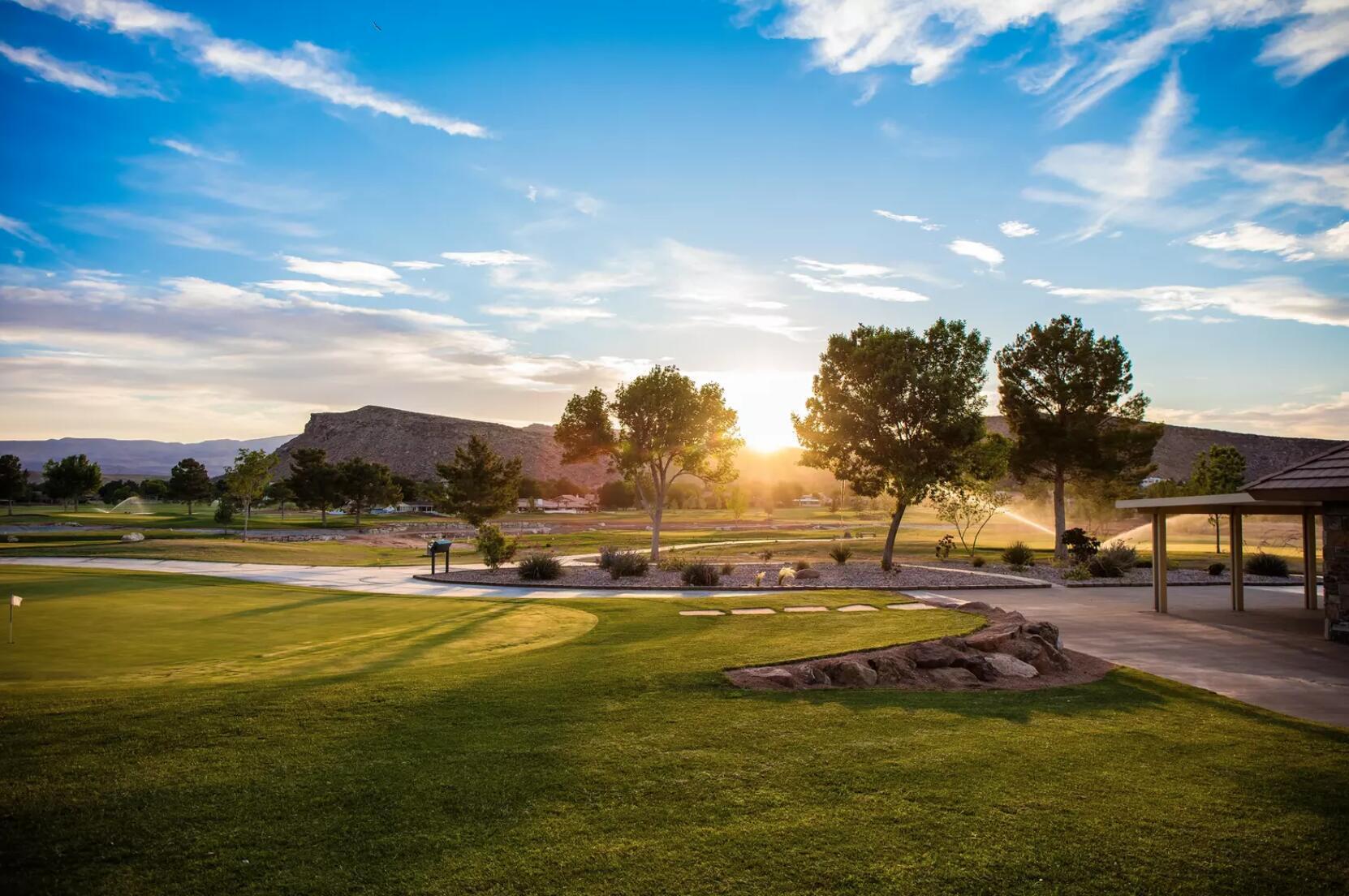 BLOOMINGTON VAC VILLAS - Residential