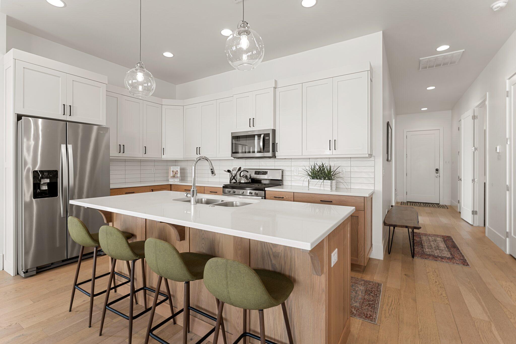 BLOOMINGTON VAC VILLAS - Residential