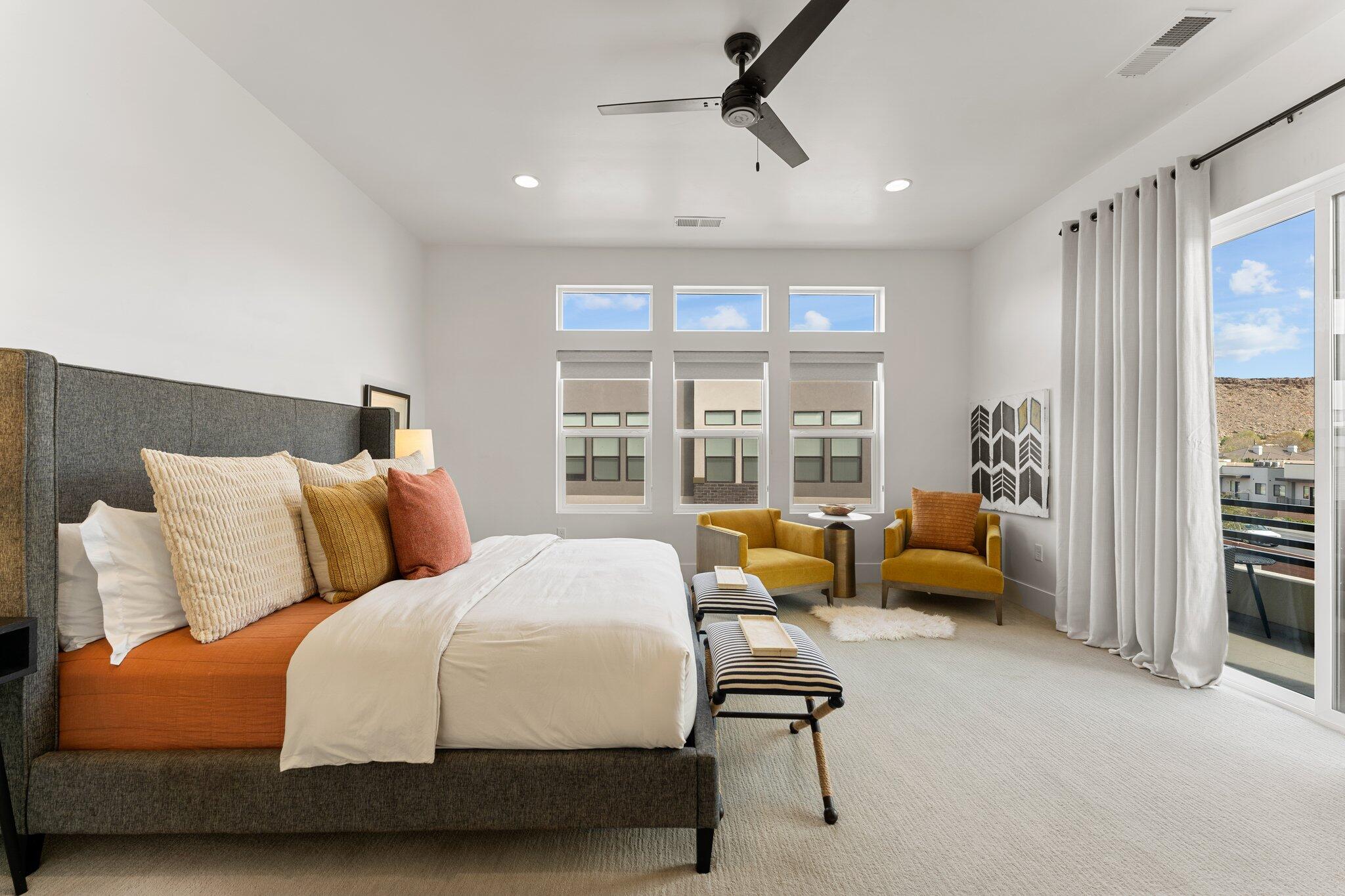 BLOOMINGTON VAC VILLAS - Residential