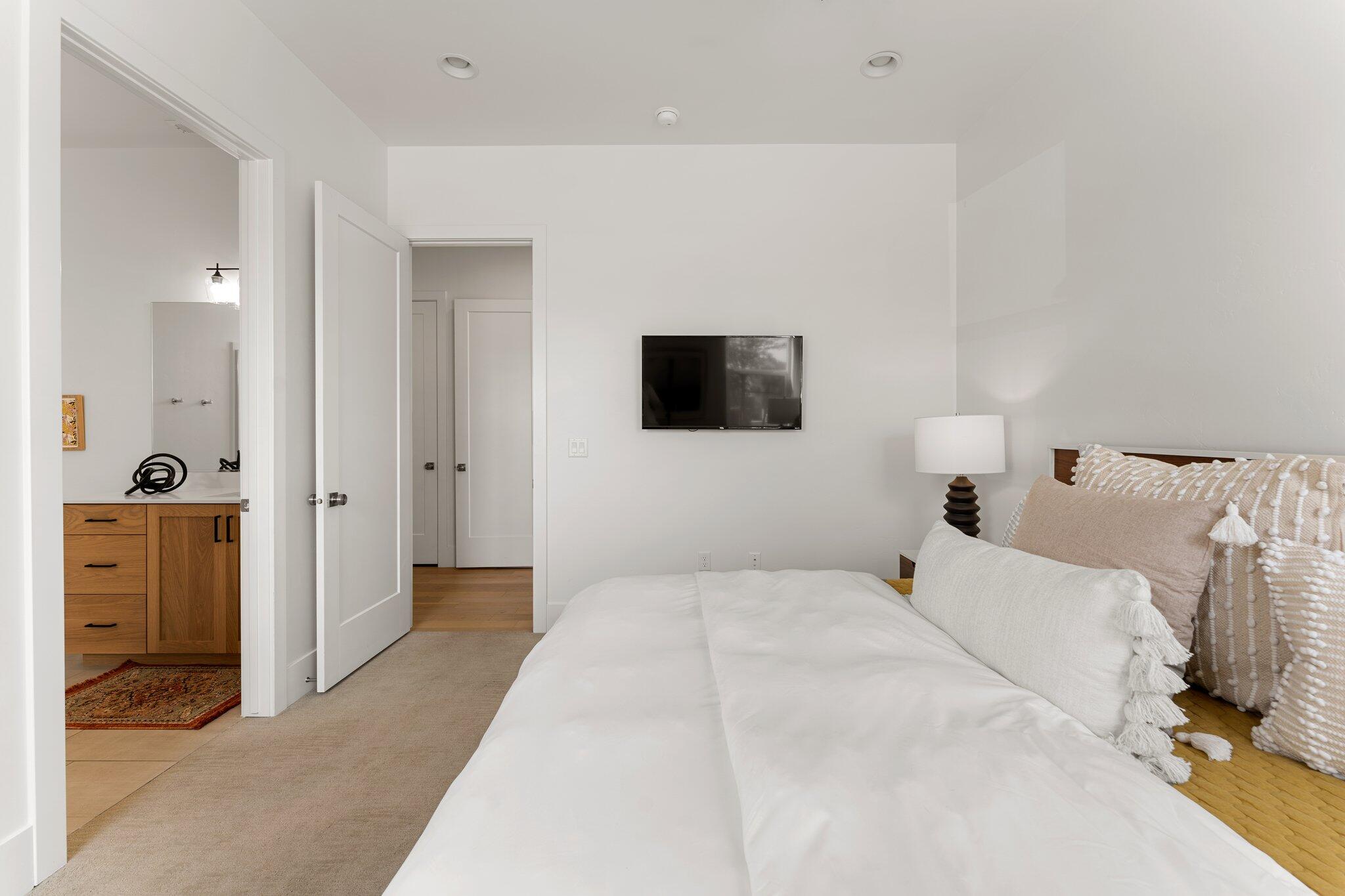 BLOOMINGTON VAC VILLAS - Residential