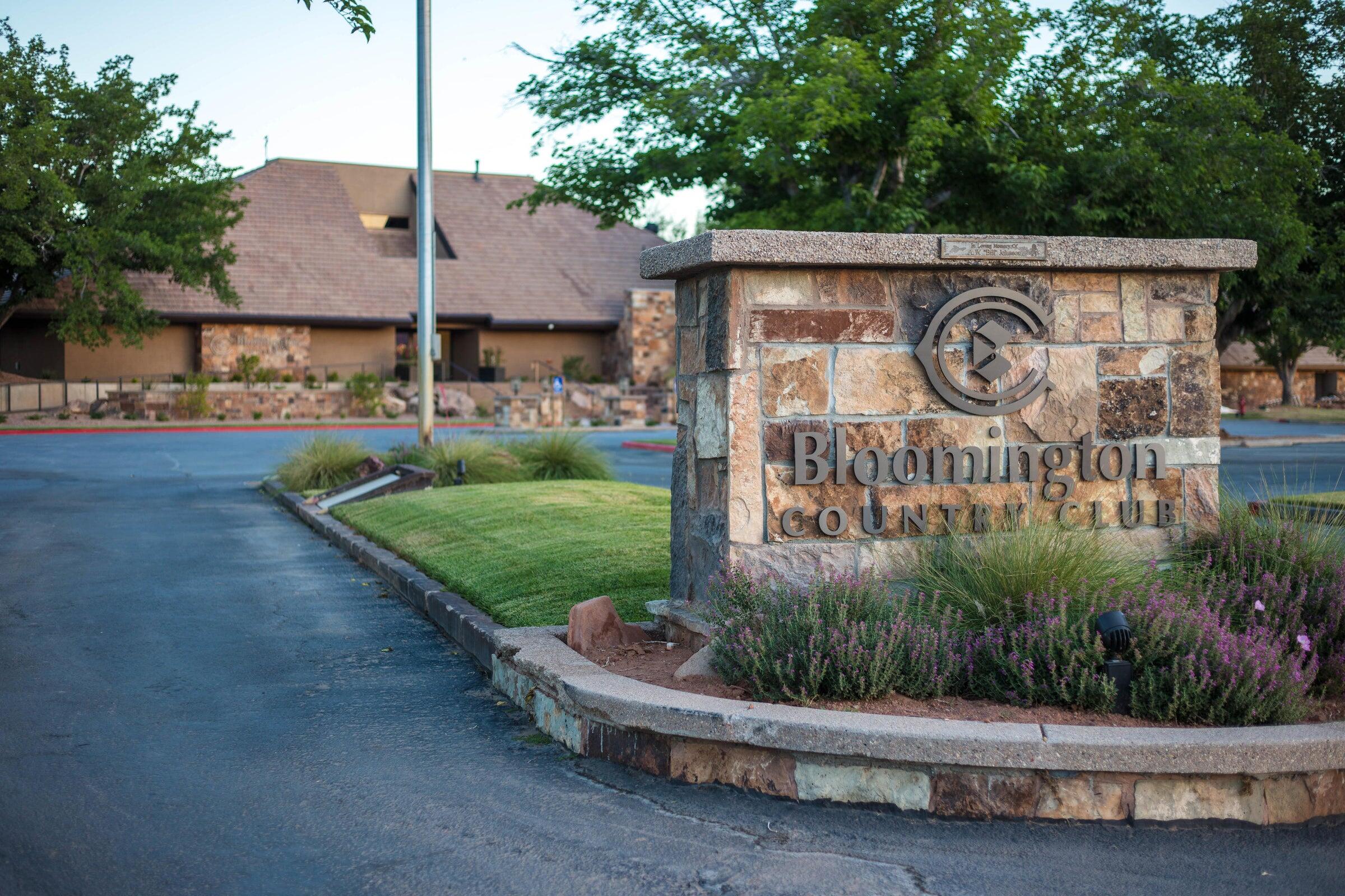 BLOOMINGTON VAC VILLAS - Residential