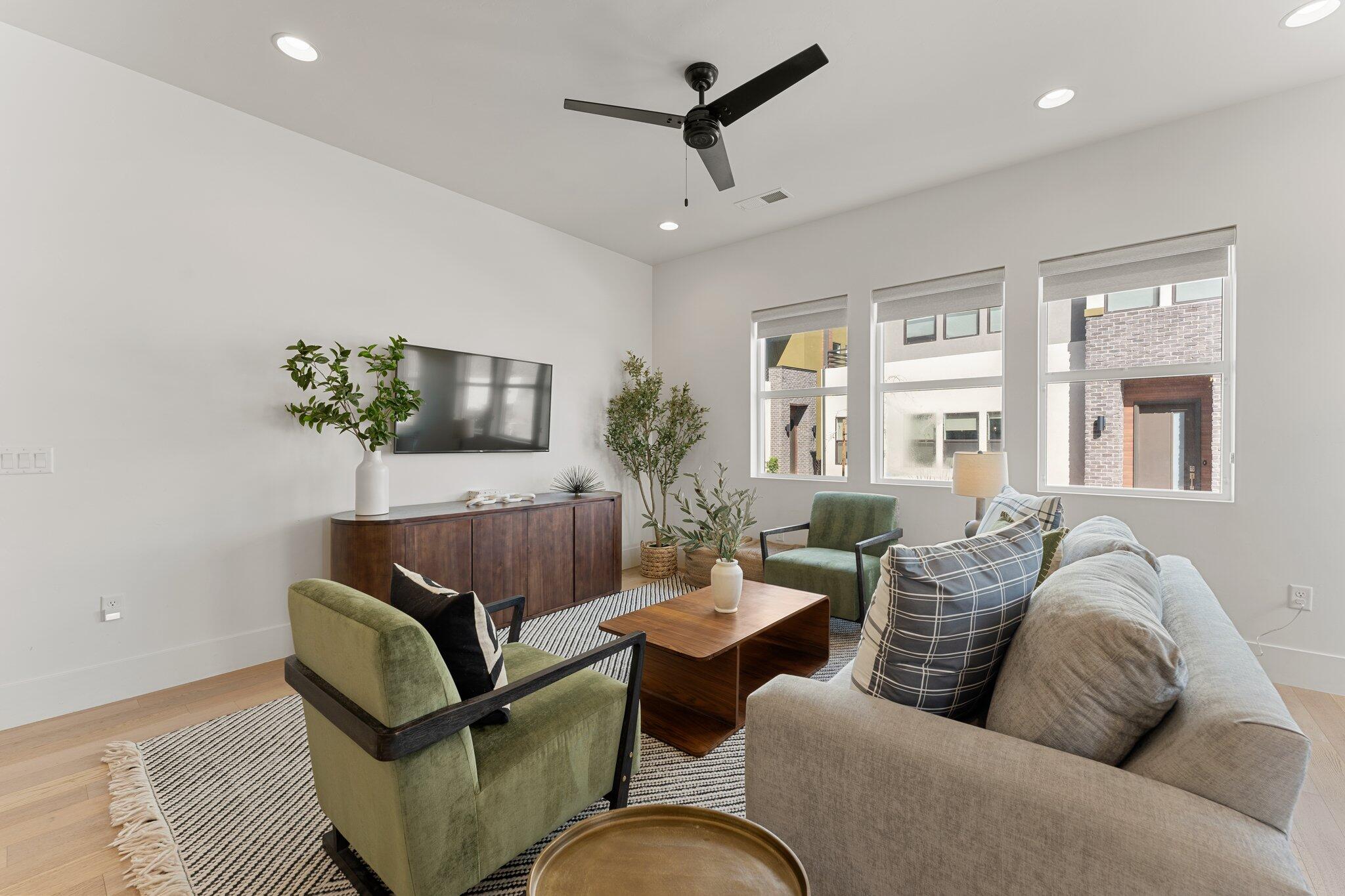 BLOOMINGTON VAC VILLAS - Residential