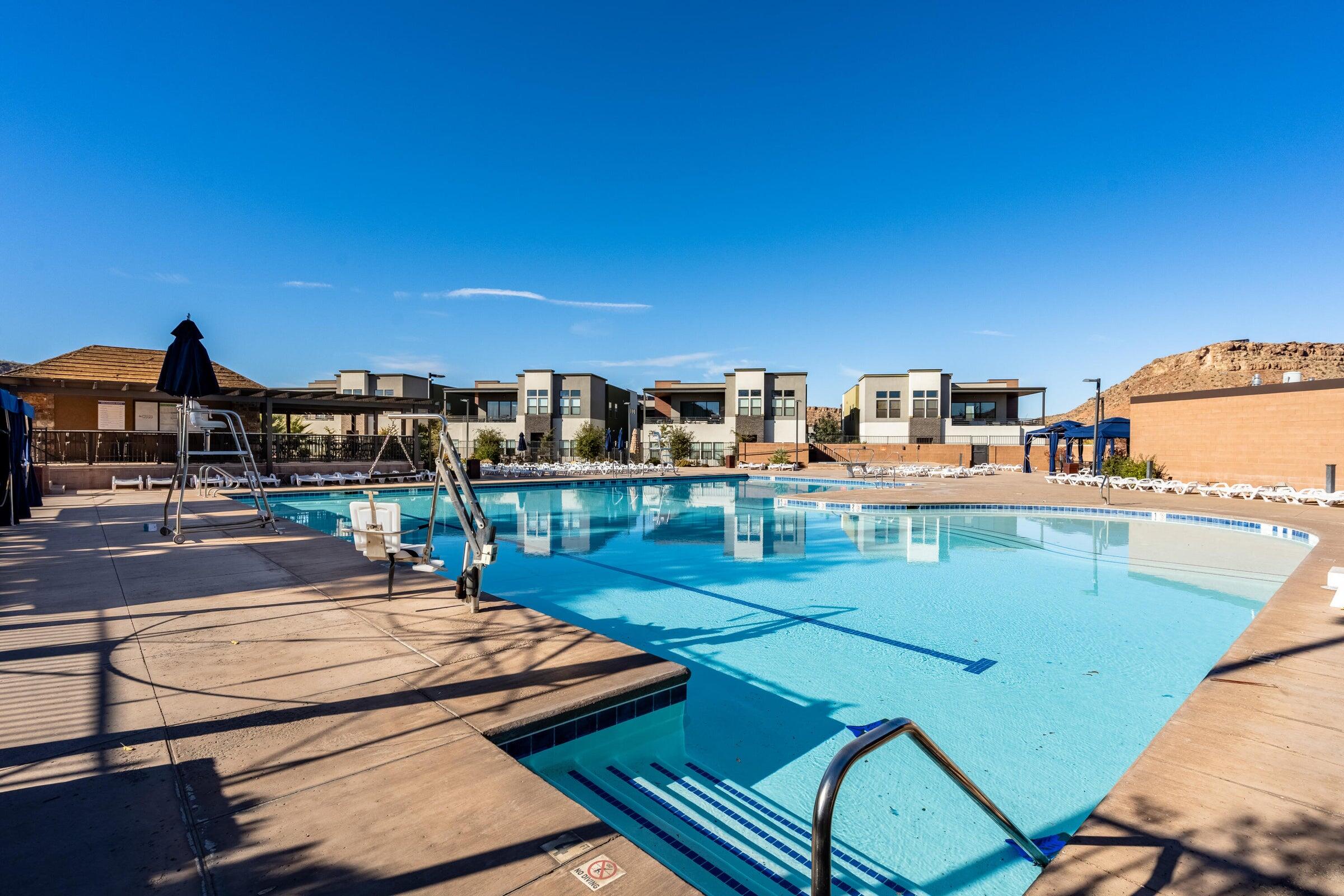 BLOOMINGTON VAC VILLAS - Residential