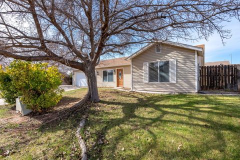 Photo of 575 N 1590 W, Saint George, UT 84770 (MLS # 26-268585)