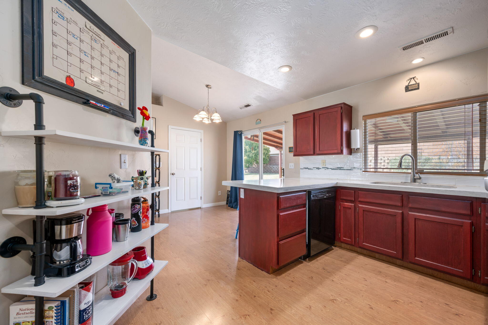 DIXIE COVE - Residential