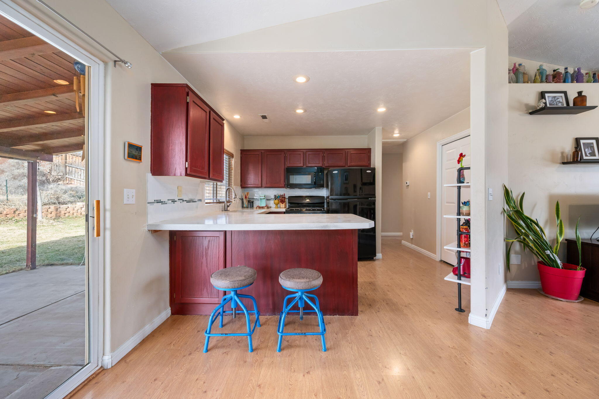 DIXIE COVE - Residential