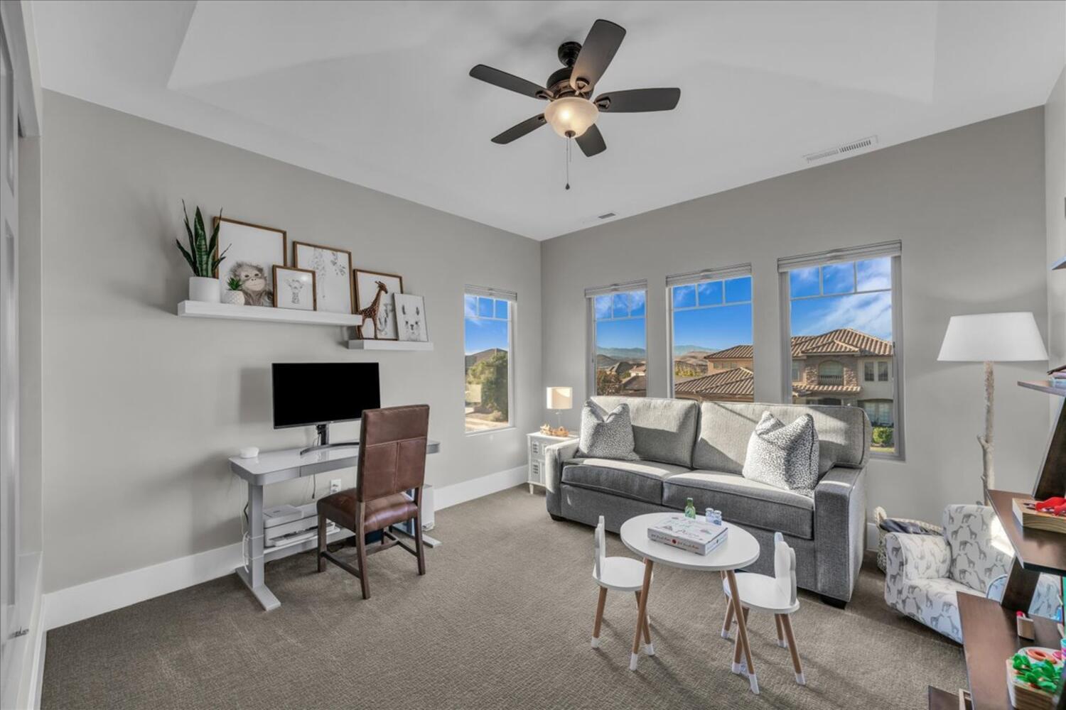 SUN VALLEY ESTATES - Residential