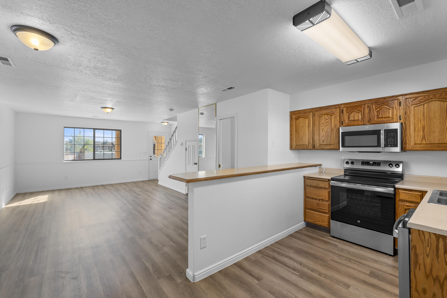 COLOR VIEW TOWNHOMES - Residential