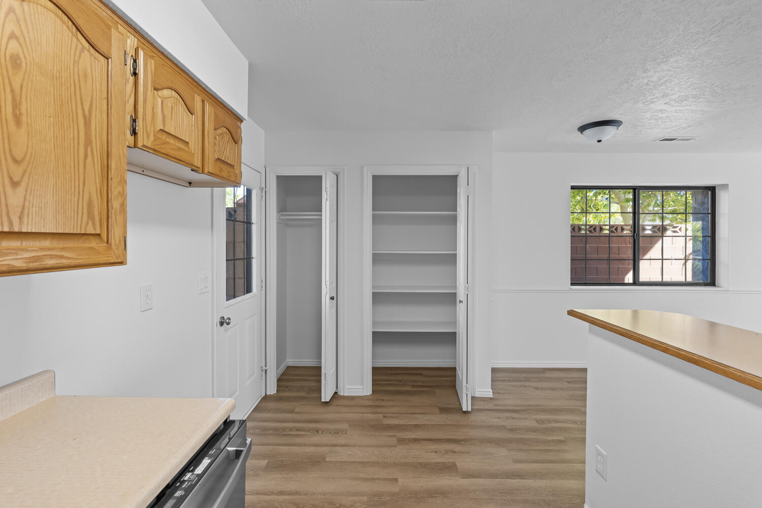 COLOR VIEW TOWNHOMES - Residential