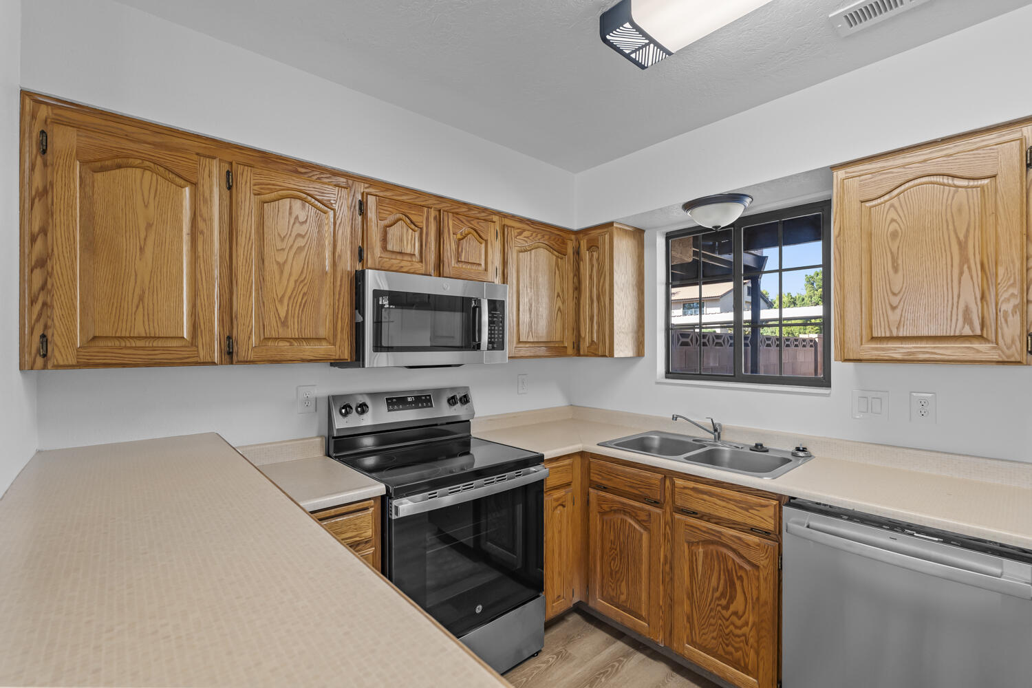 COLOR VIEW TOWNHOMES - Residential