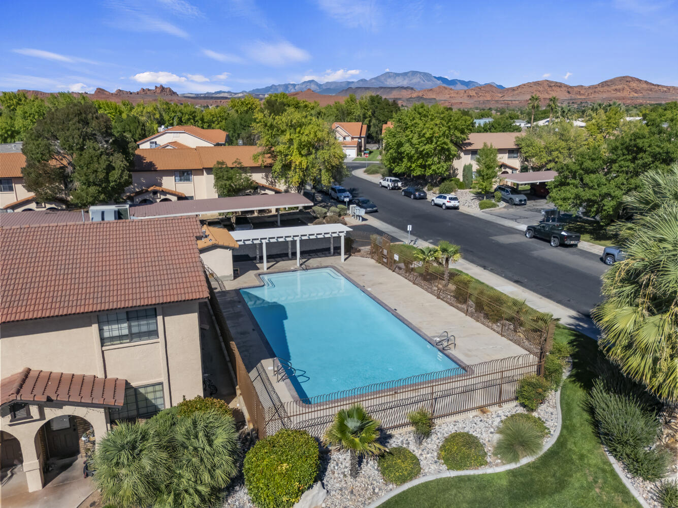 COLOR VIEW TOWNHOMES - Residential