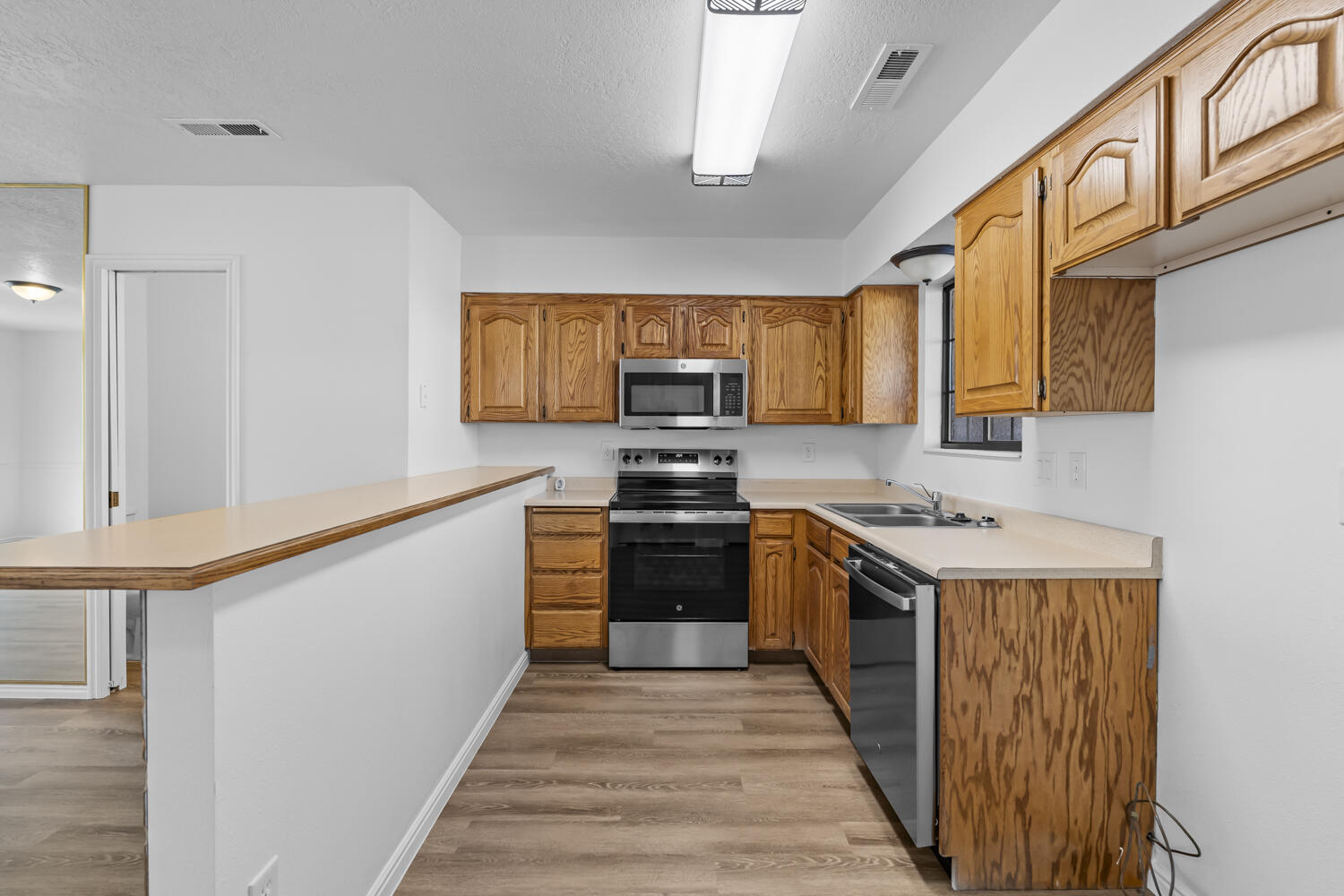 COLOR VIEW TOWNHOMES - Residential