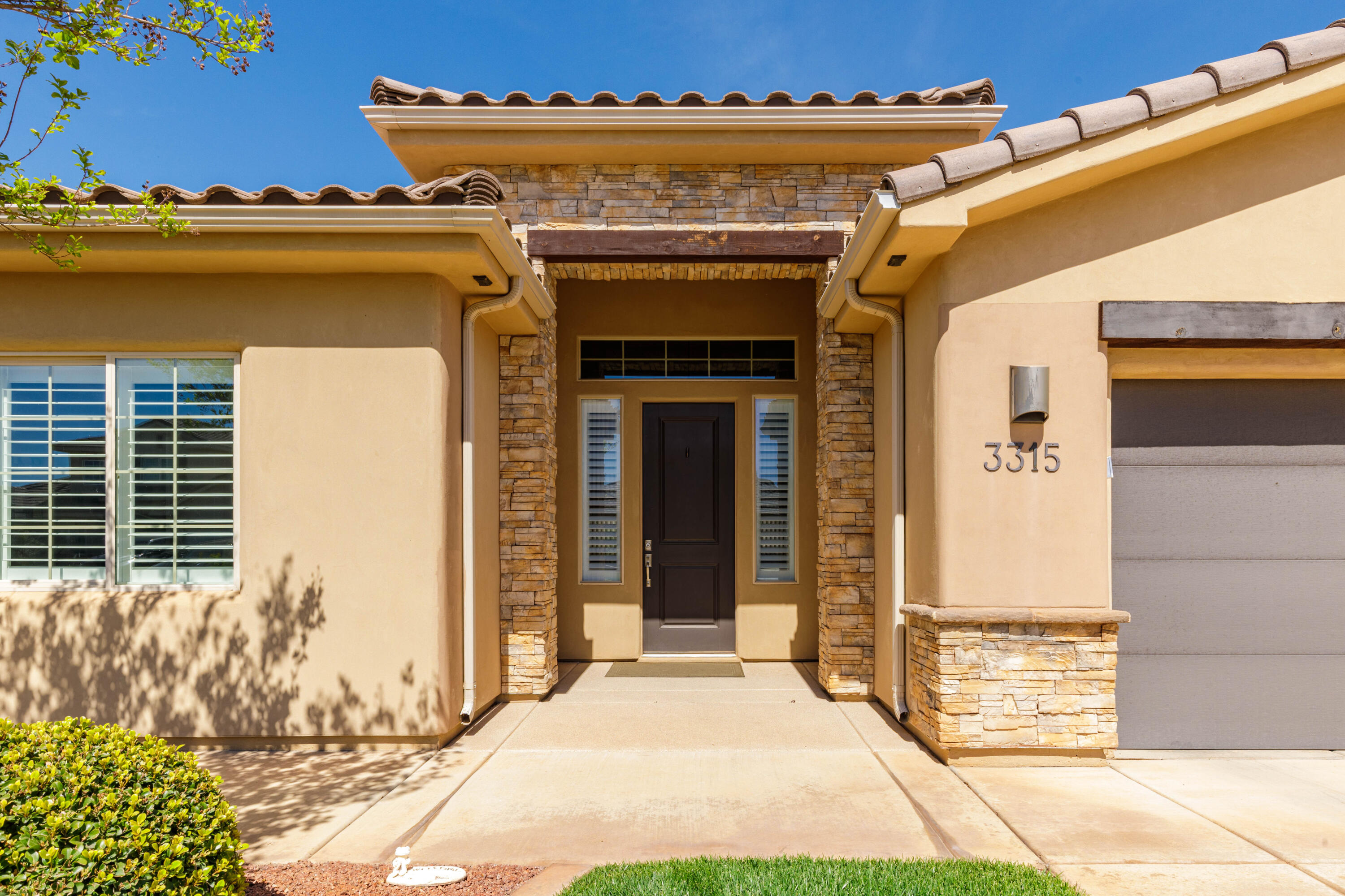 REDWOOD ESTATES - Residential