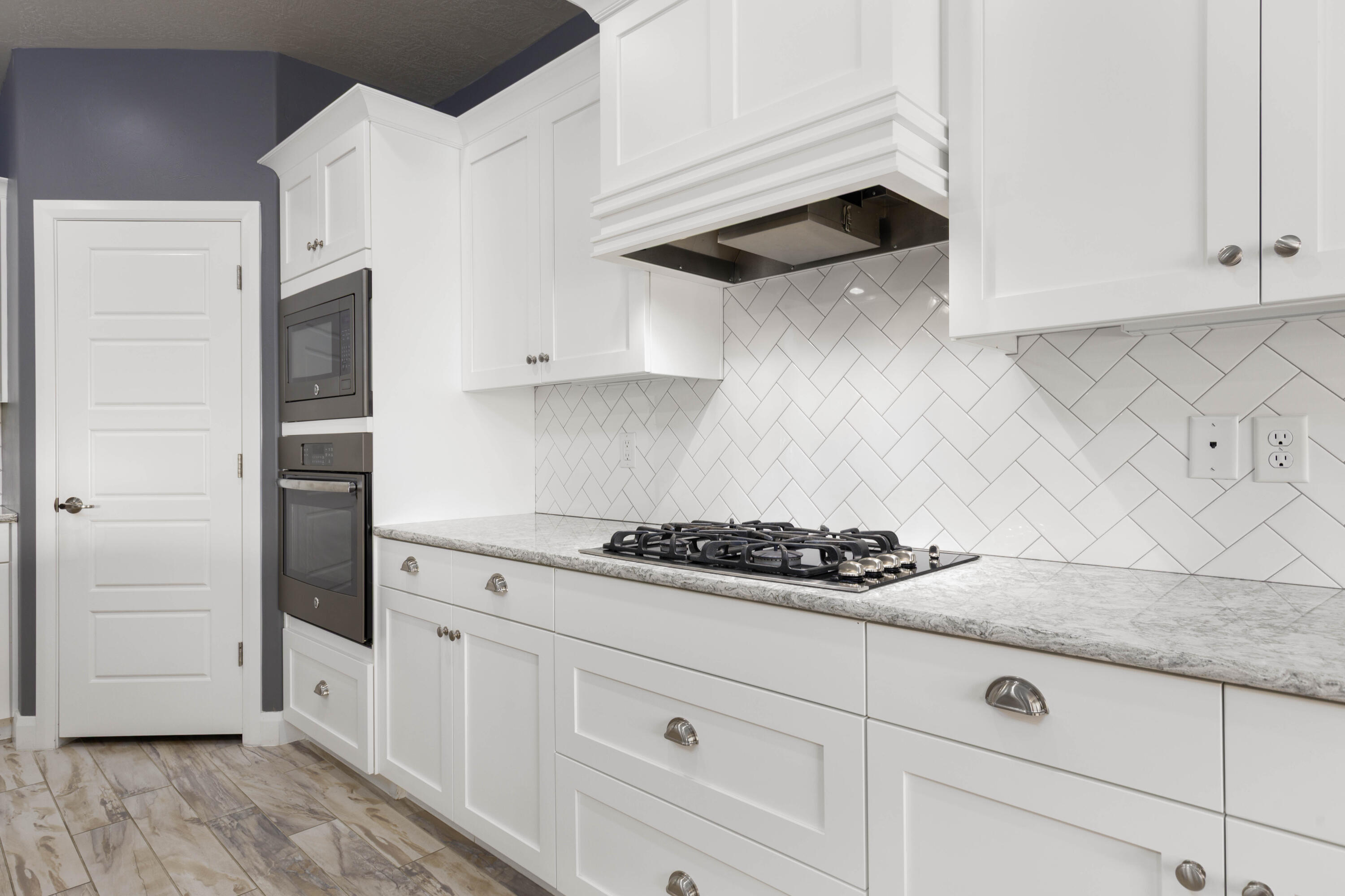 REDWOOD ESTATES - Residential