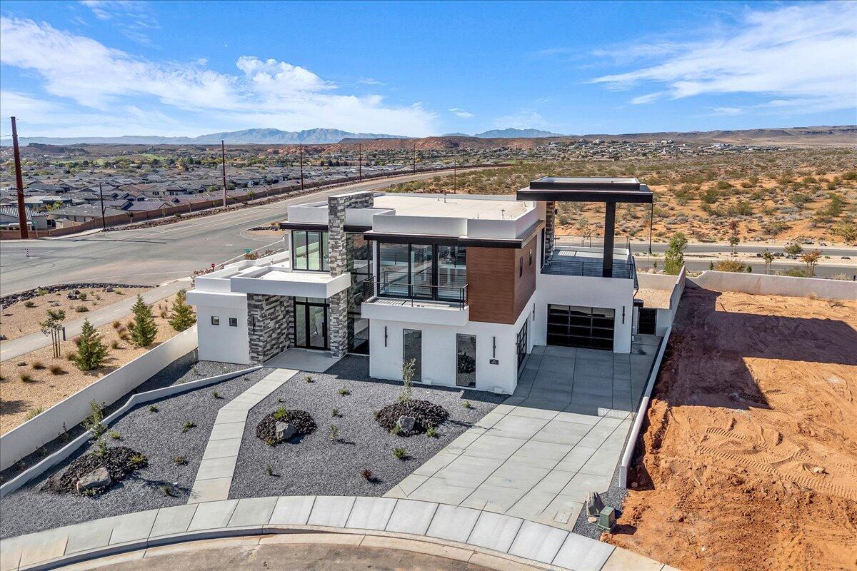 SOLENTE VILLAGE - Residential