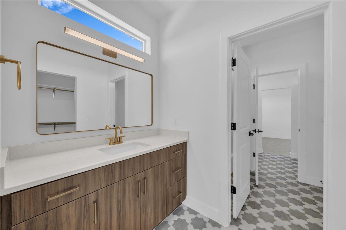 SOLENTE VILLAGE - Residential