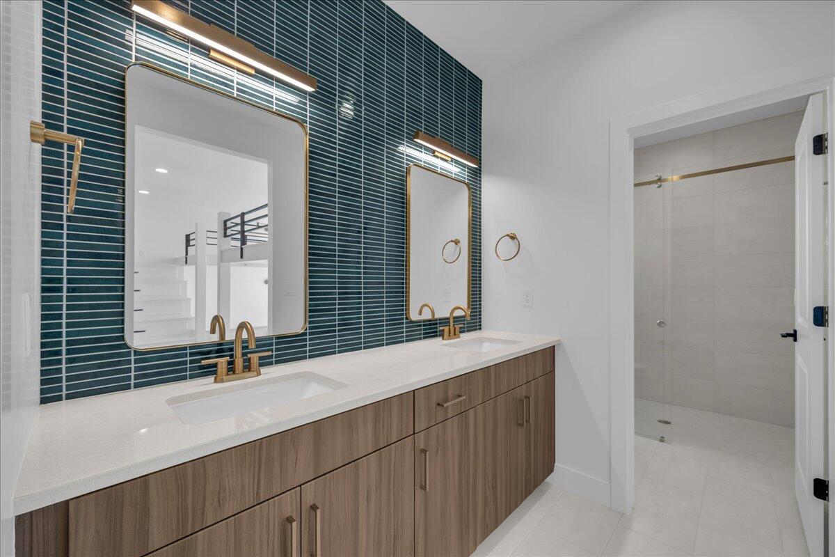 SOLENTE VILLAGE - Residential