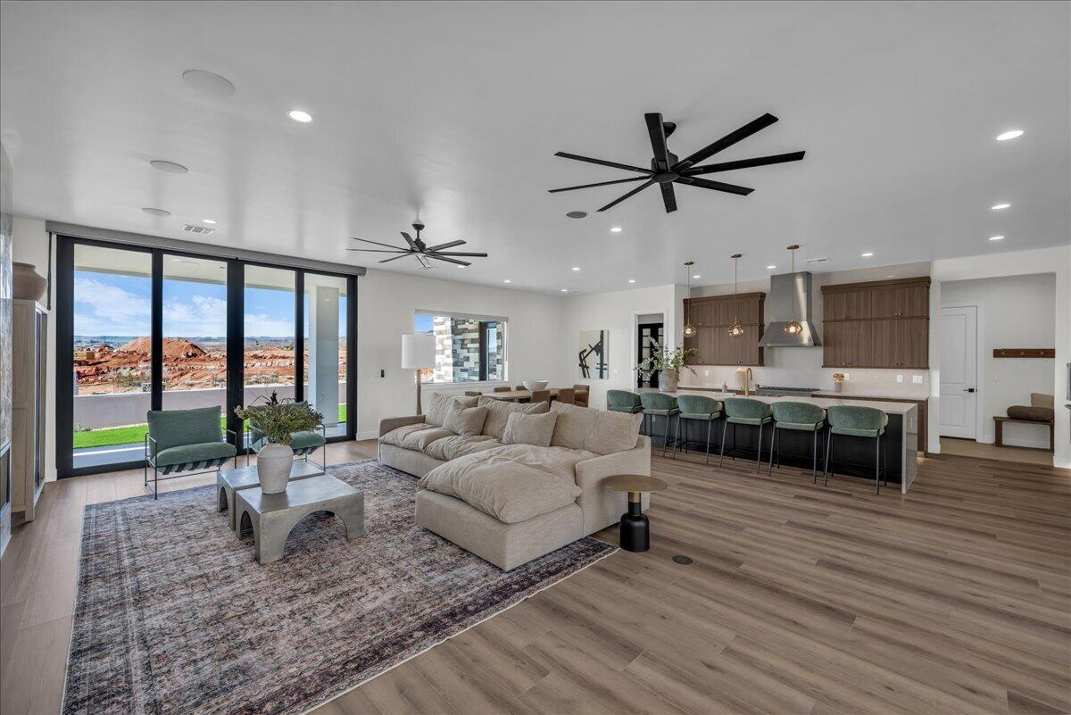 SOLENTE VILLAGE - Residential