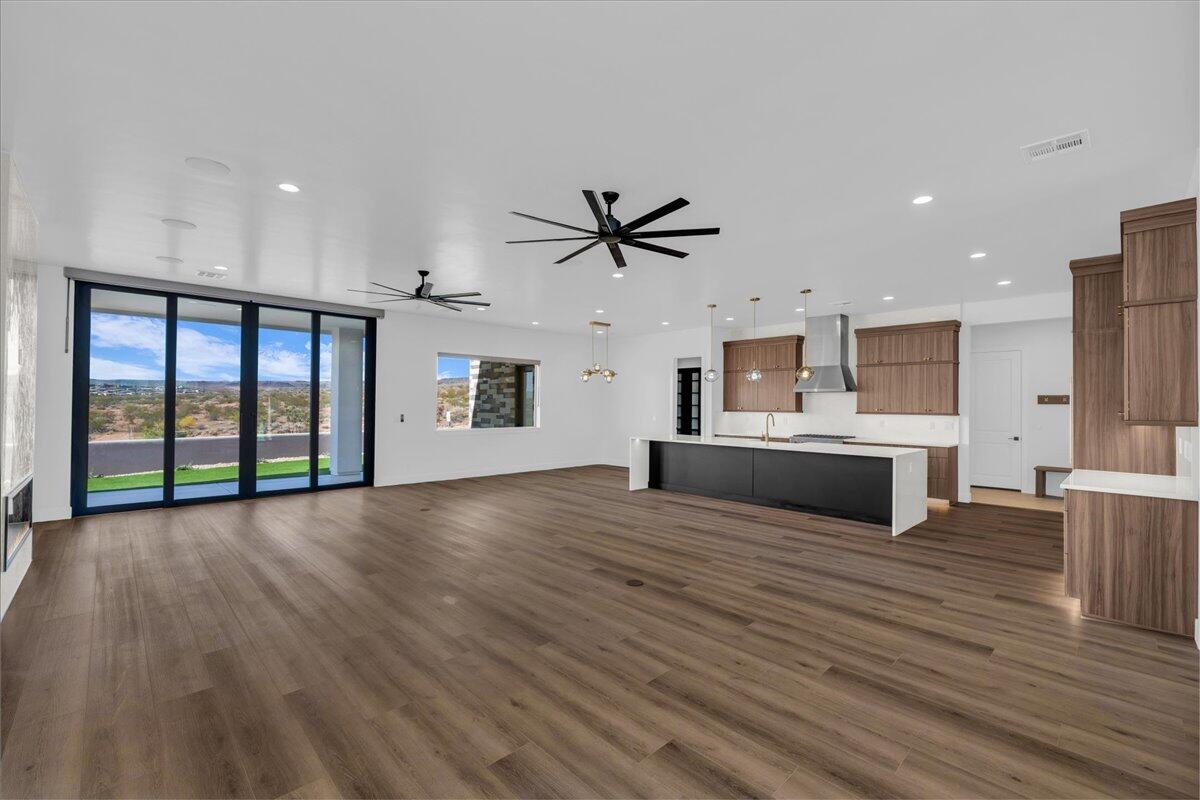 SOLENTE VILLAGE - Residential