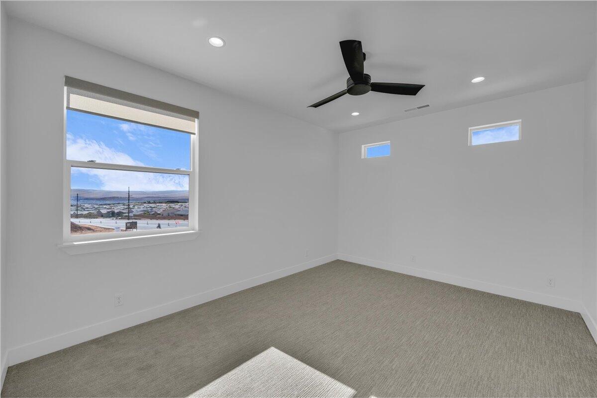 SOLENTE VILLAGE - Residential