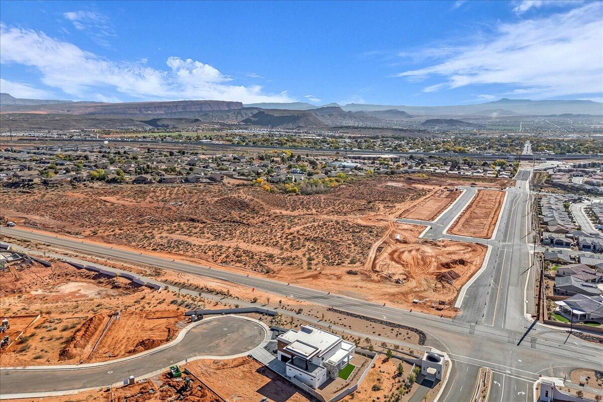 SOLENTE VILLAGE - Residential