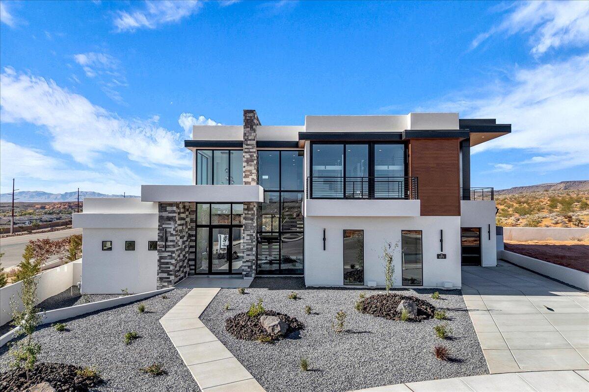 SOLENTE VILLAGE - Residential