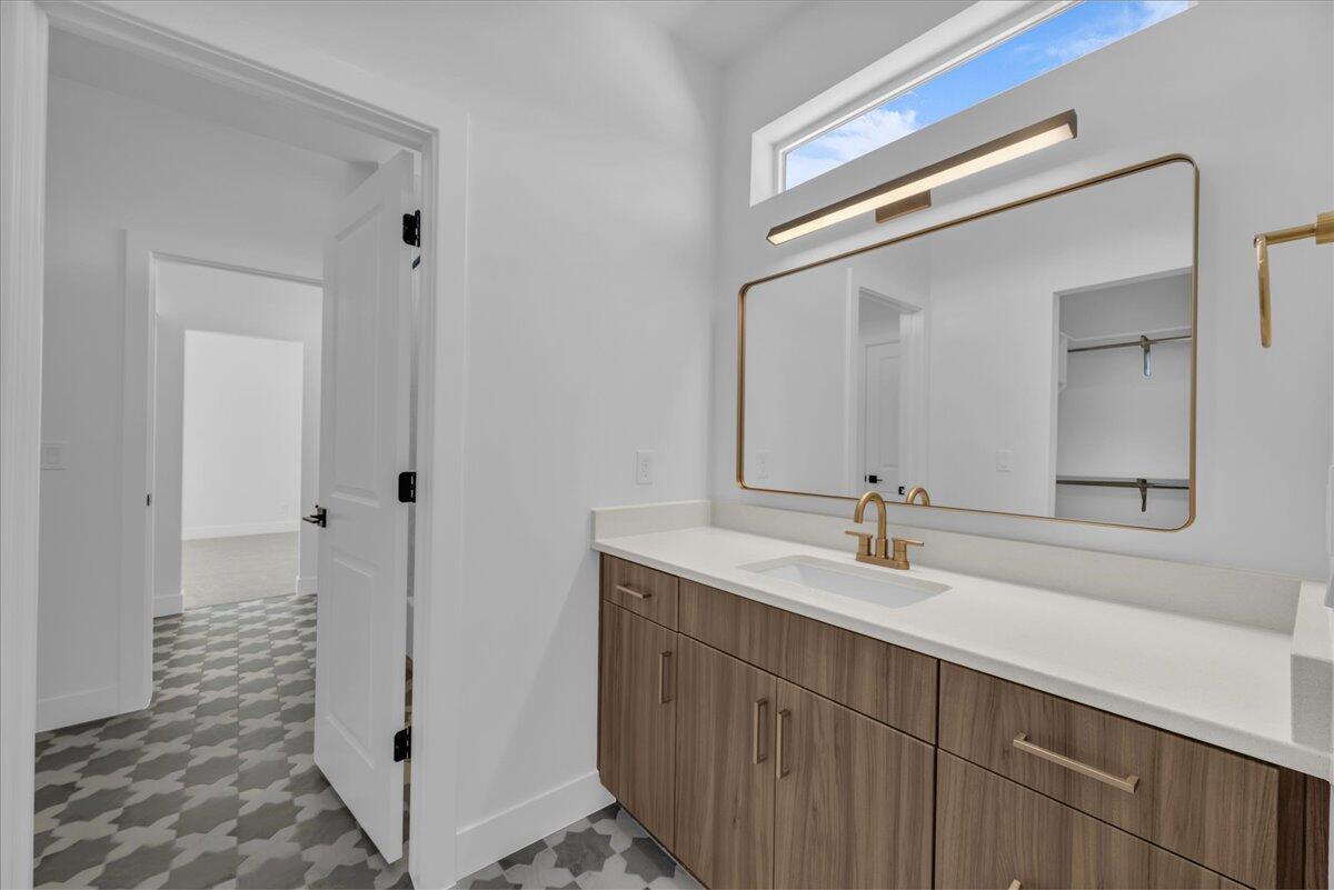 SOLENTE VILLAGE - Residential