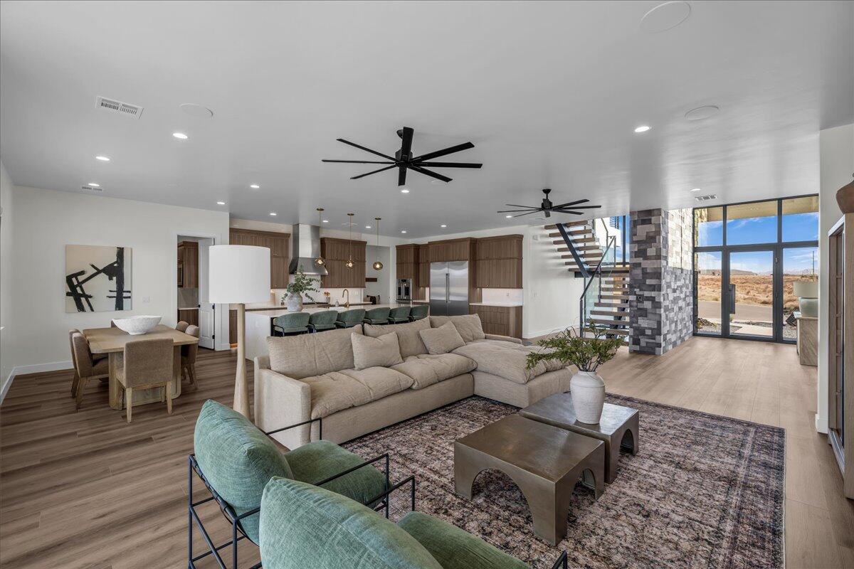 SOLENTE VILLAGE - Residential