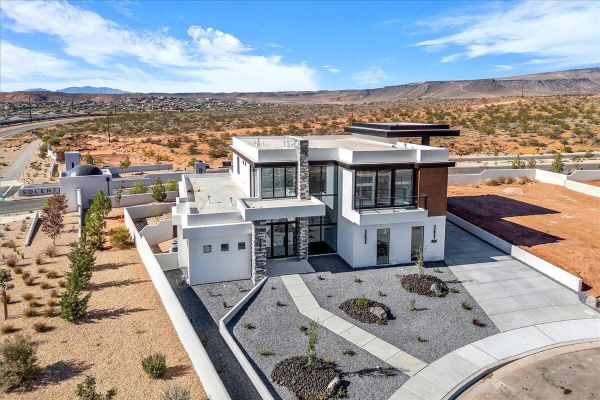 SOLENTE VILLAGE - Residential