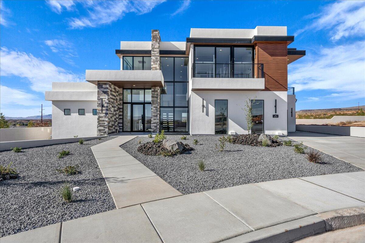 SOLENTE VILLAGE - Residential