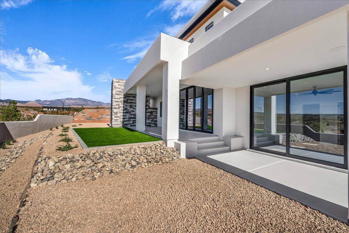 SOLENTE VILLAGE - Residential