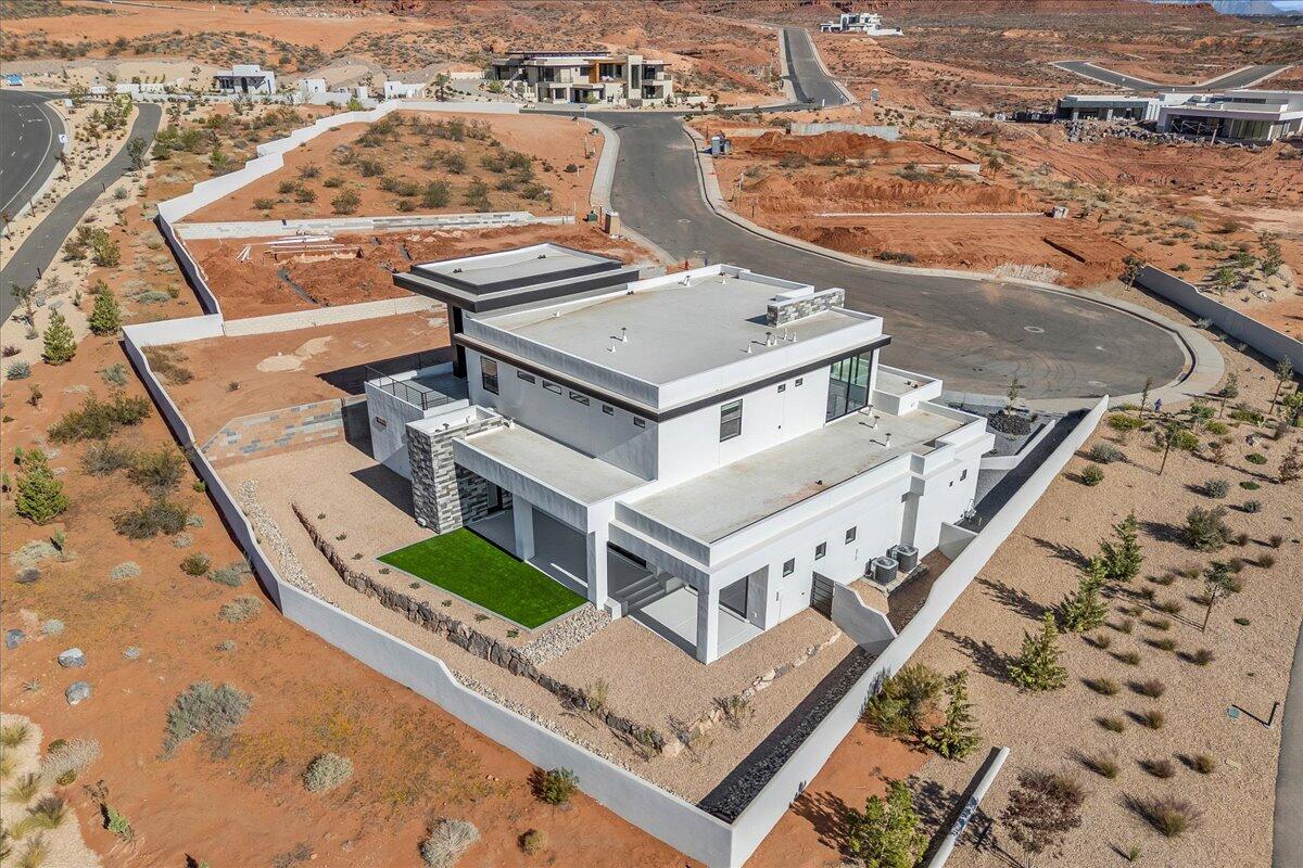 SOLENTE VILLAGE - Residential