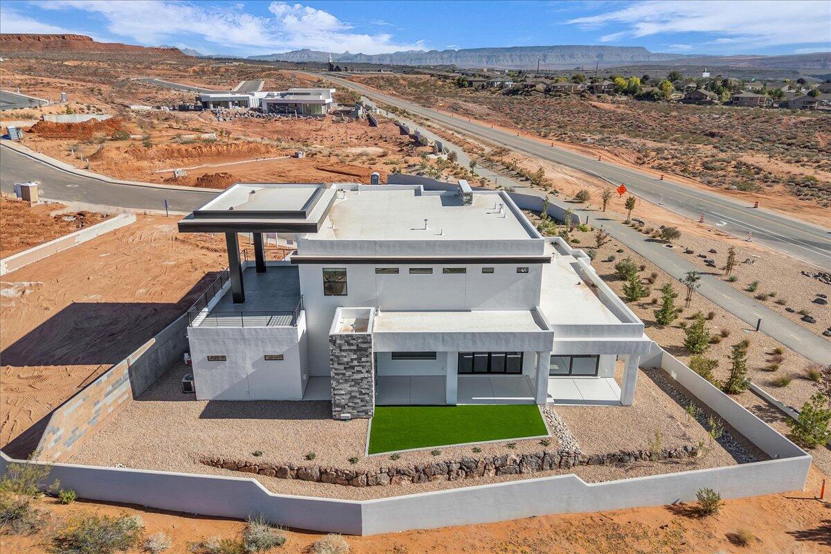 SOLENTE VILLAGE - Residential