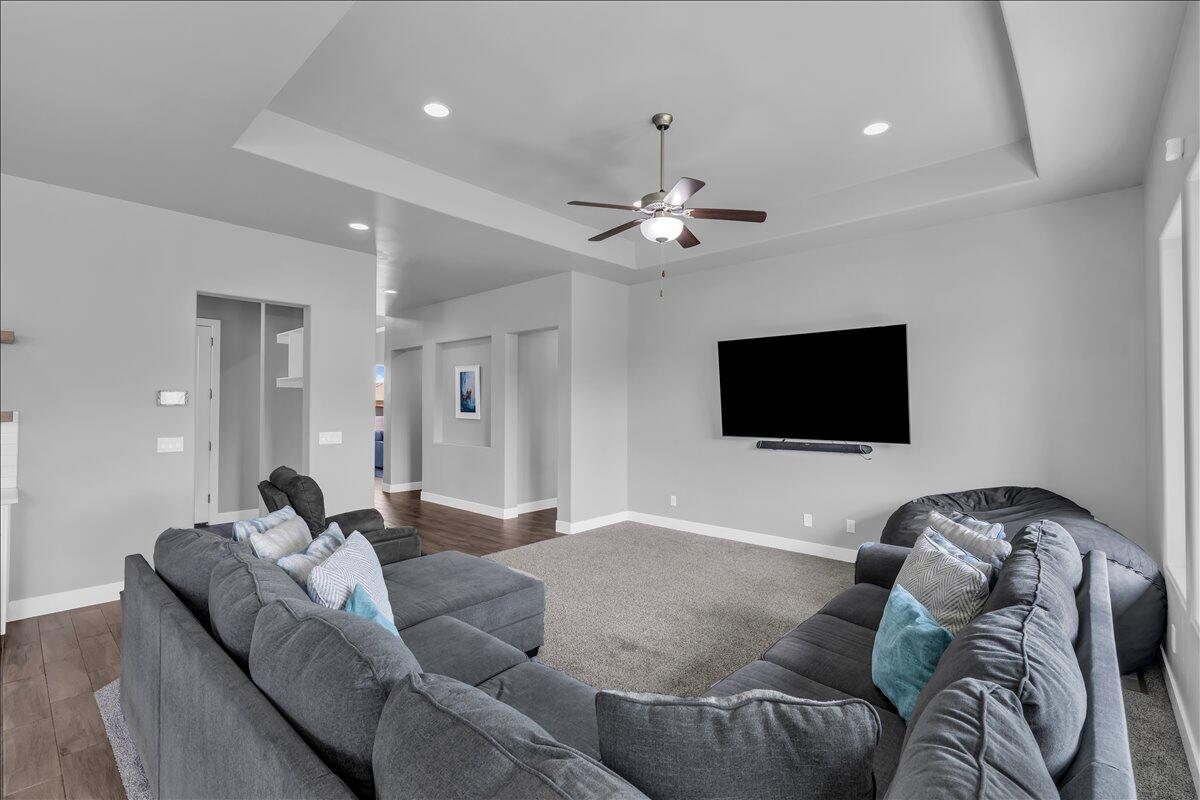 DIXIE SPRINGS - Residential