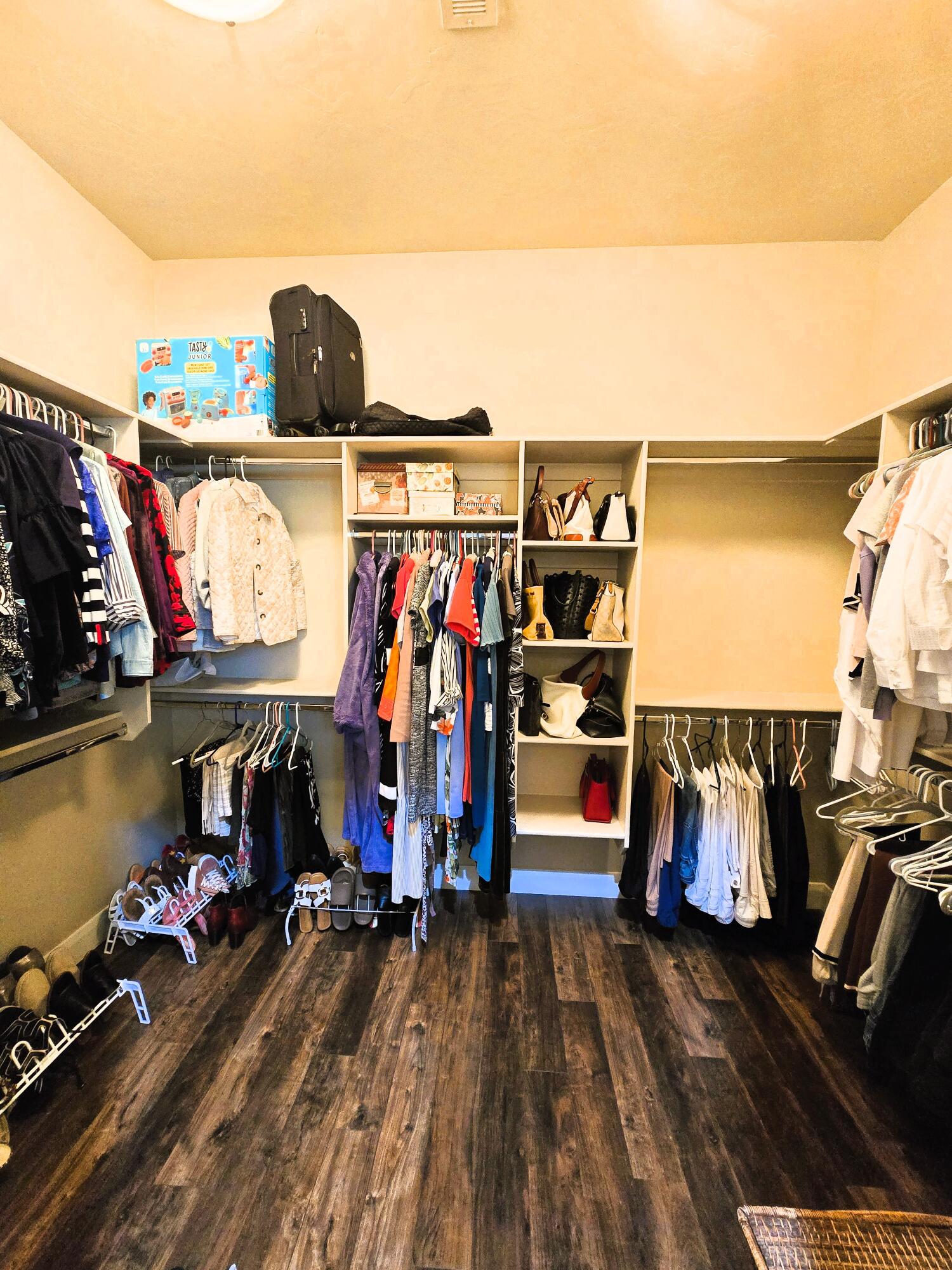 MAJESTIC VIEW - Residential