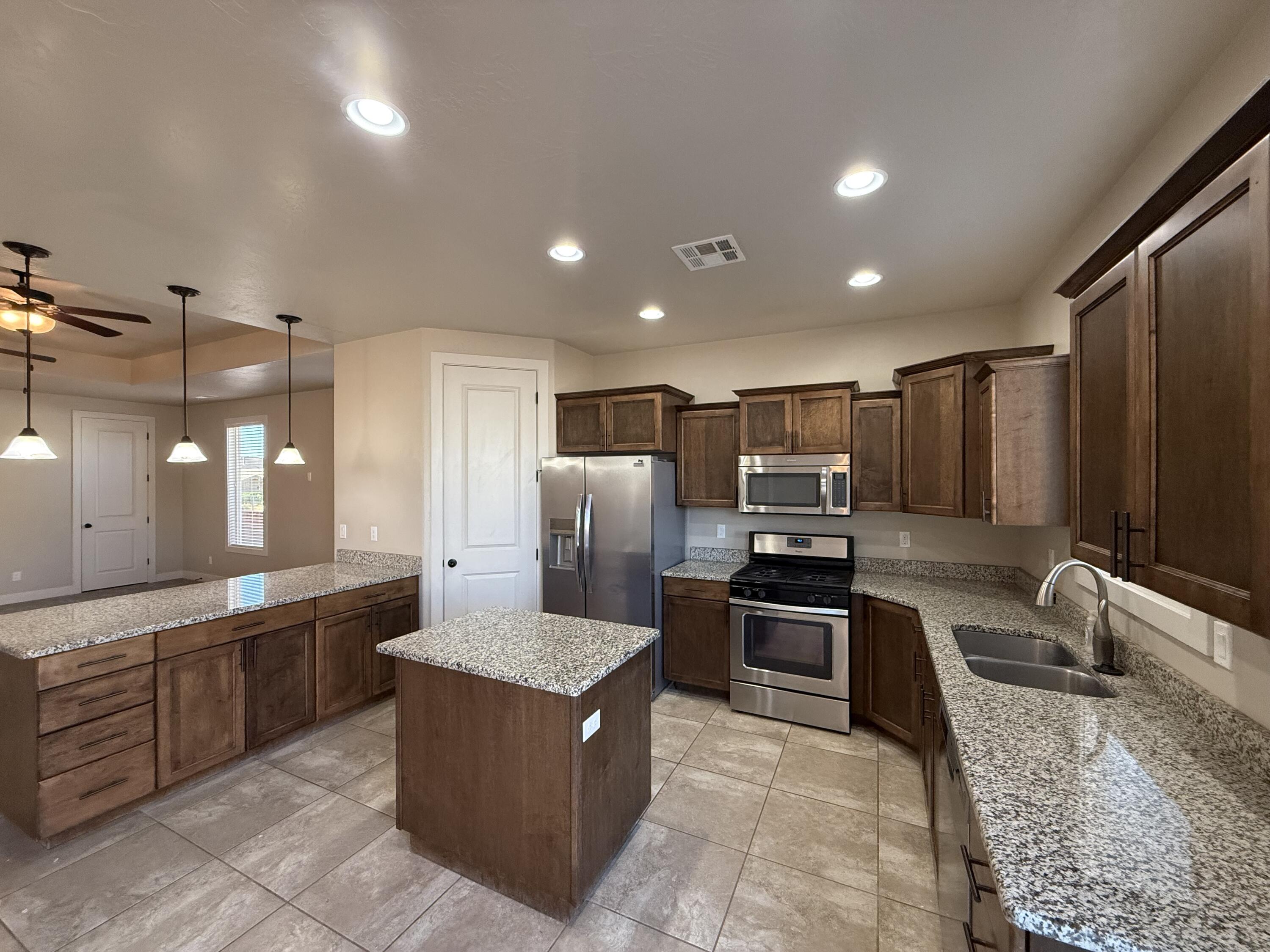 IVY WOOD - Residential