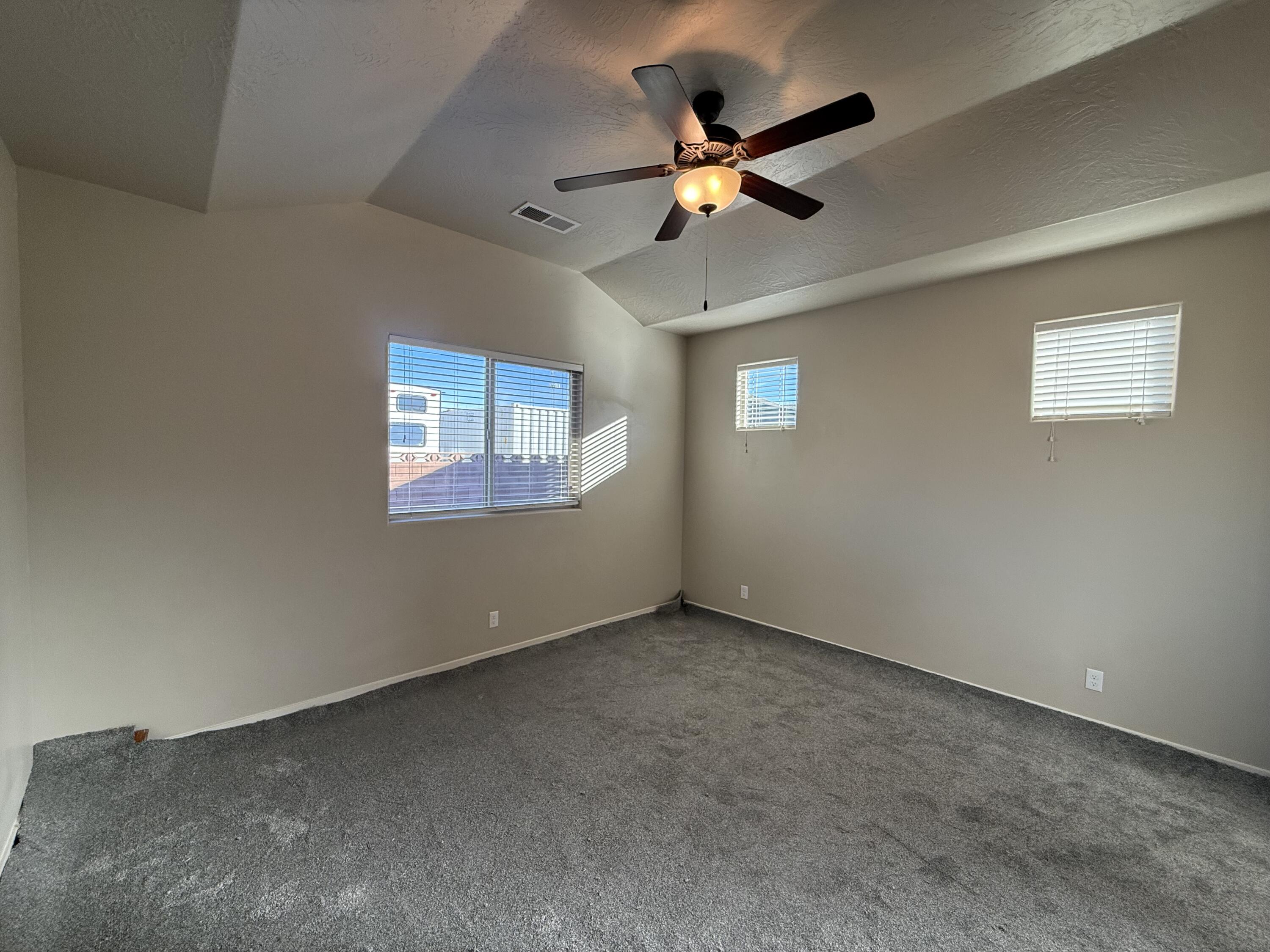 IVY WOOD - Residential