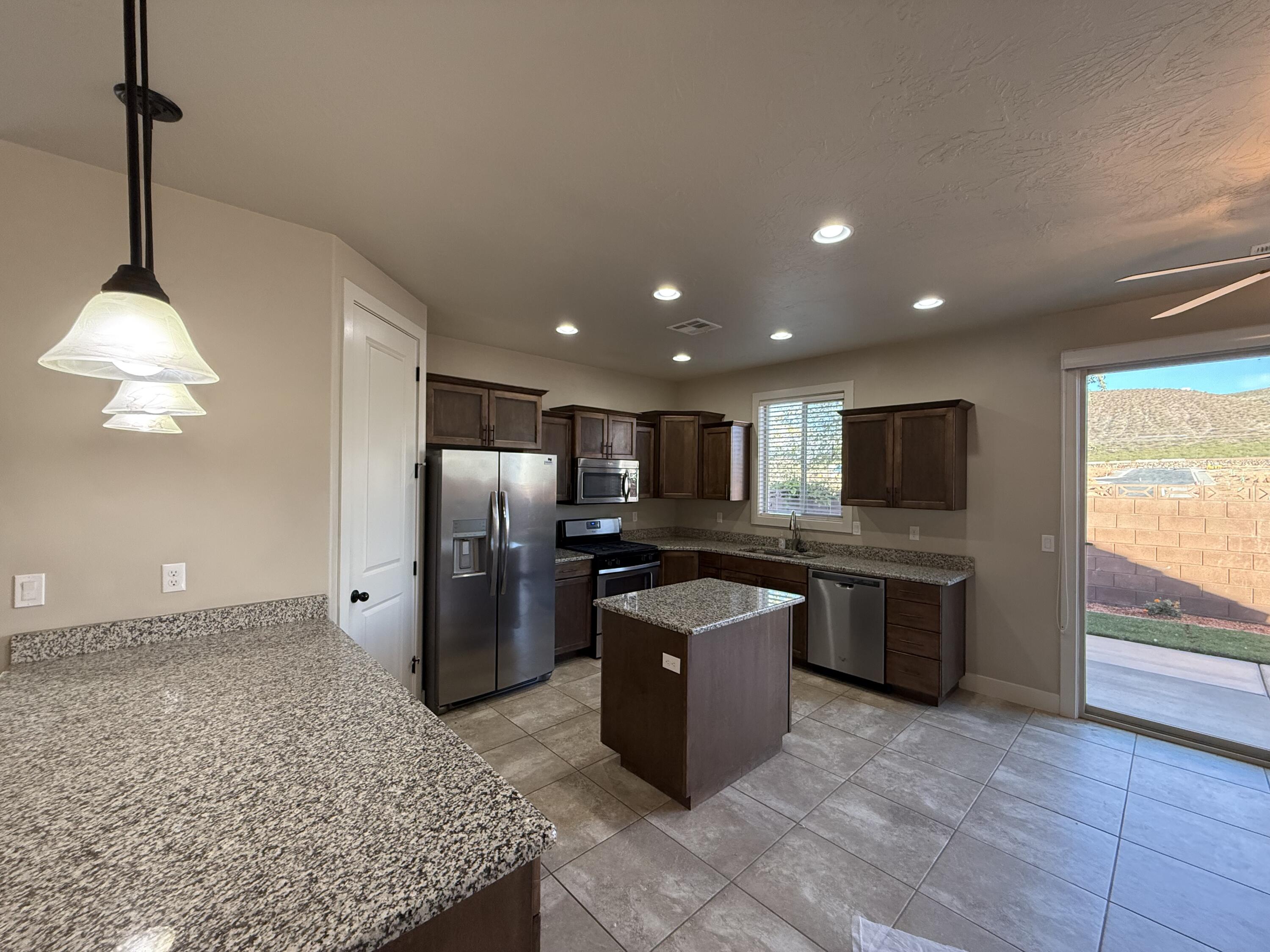 IVY WOOD - Residential