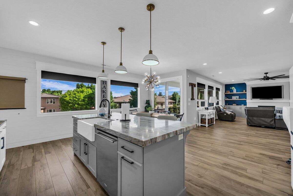 COYOTE SPRINGS - Residential