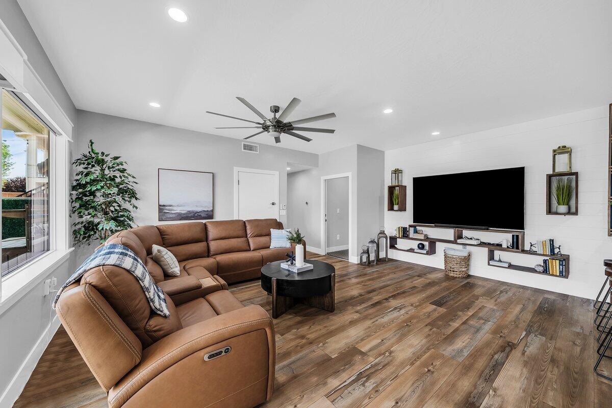 COYOTE SPRINGS - Residential