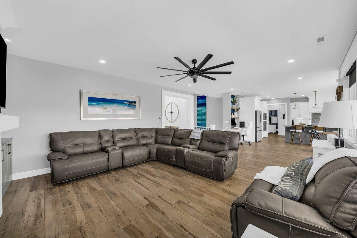 COYOTE SPRINGS - Residential