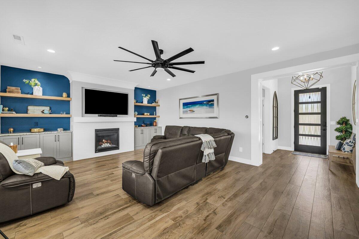 COYOTE SPRINGS - Residential