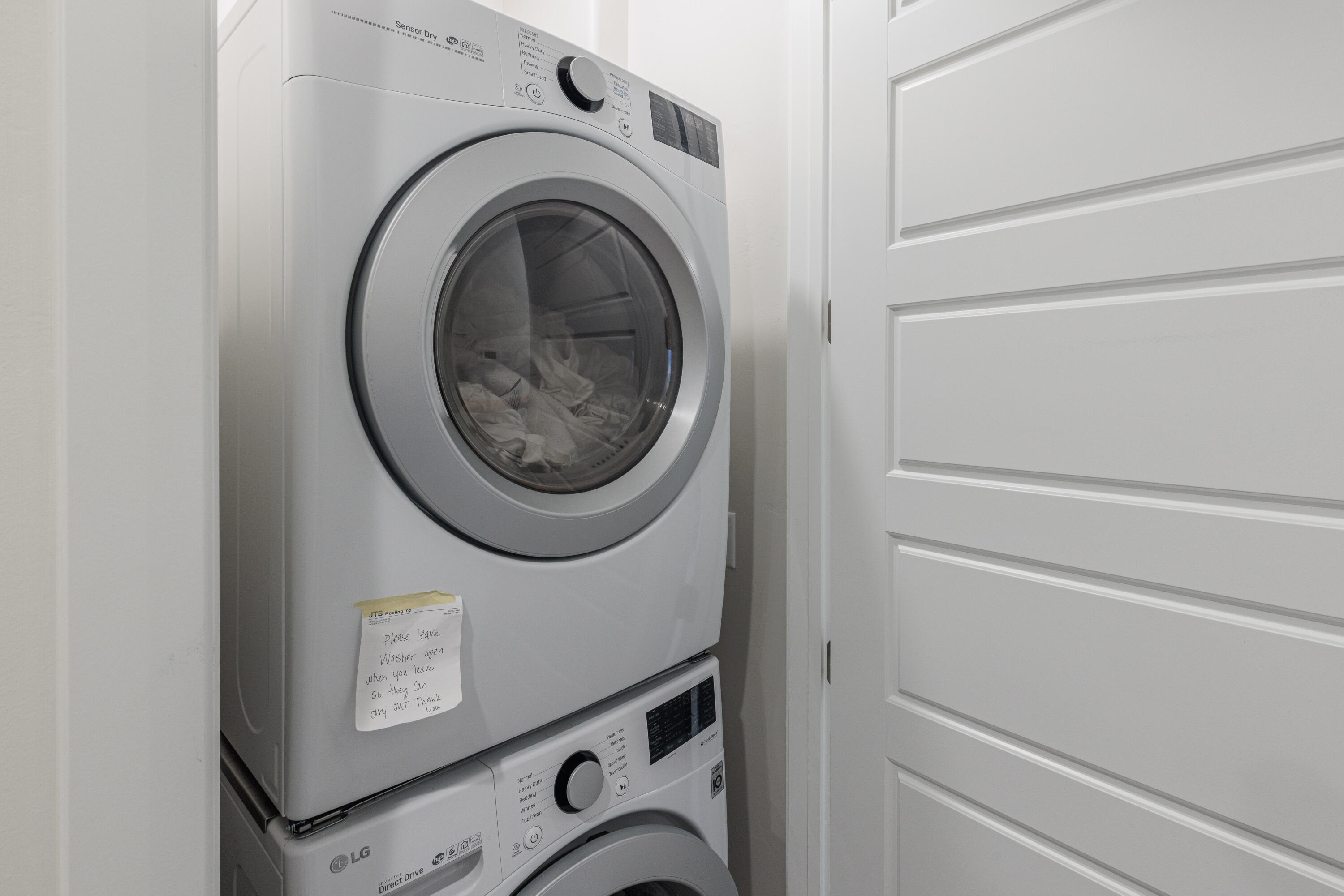 ESCAPES AT THE LEDGES - Residential