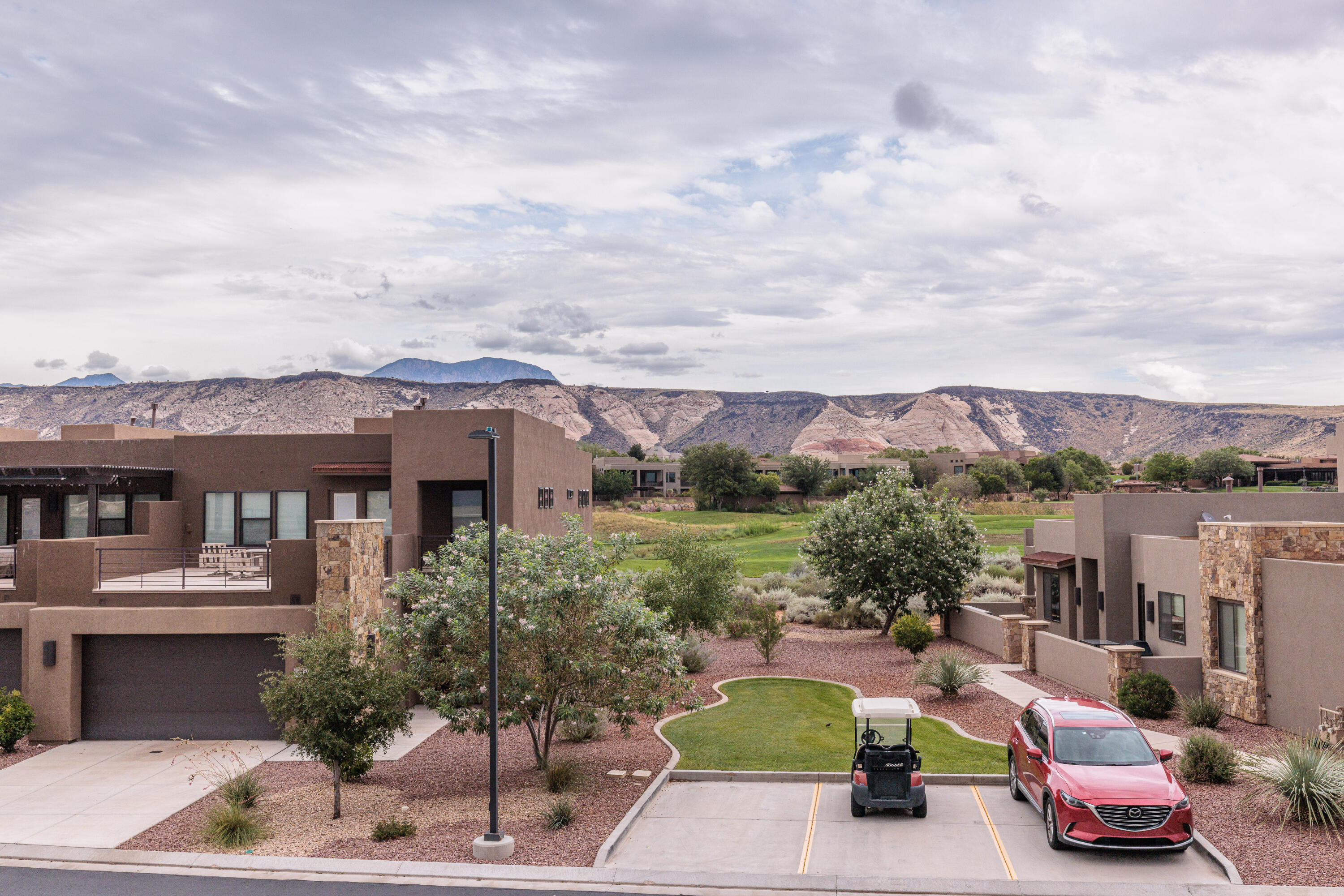 ESCAPES AT THE LEDGES - Residential