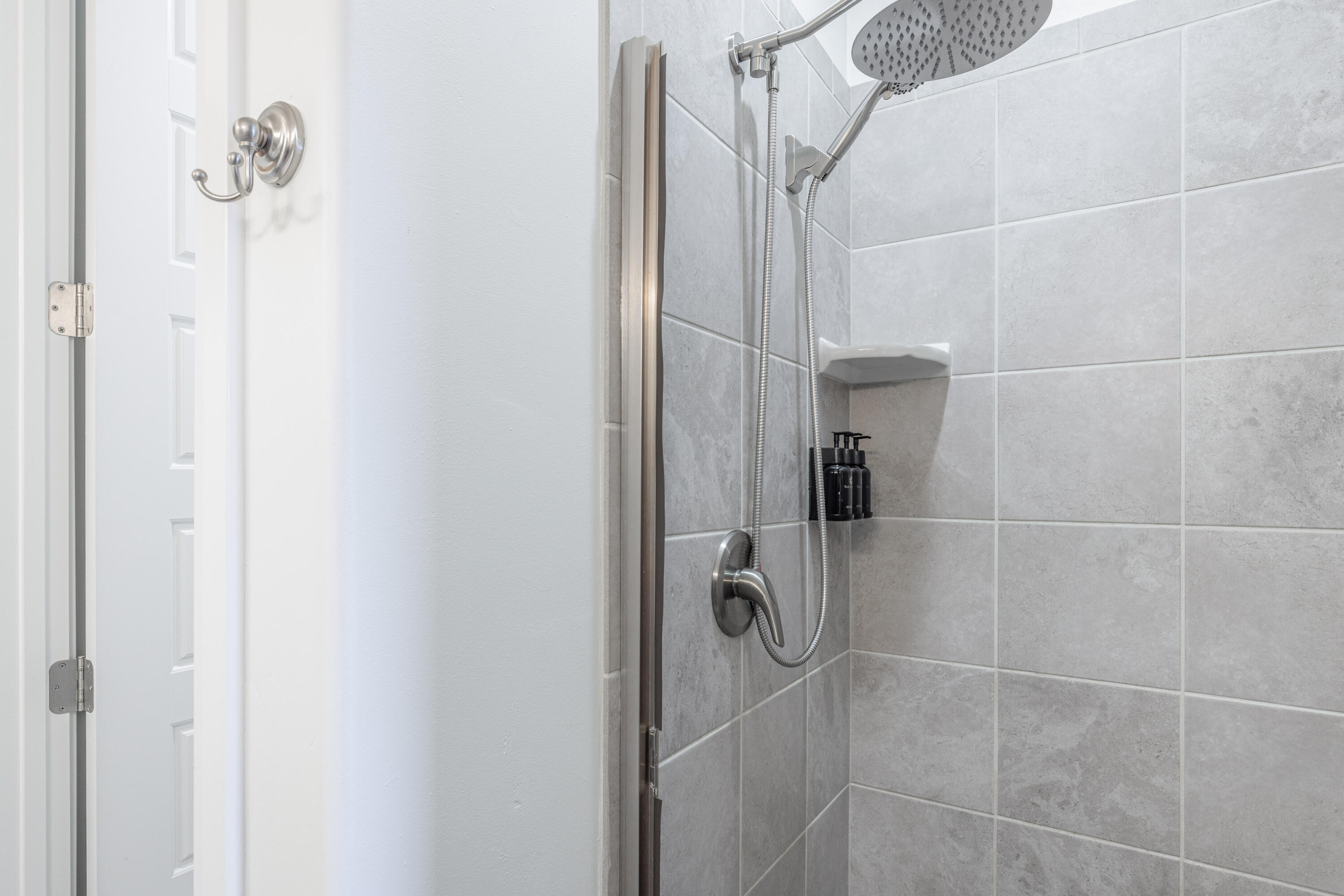 ESCAPES AT THE LEDGES - Residential