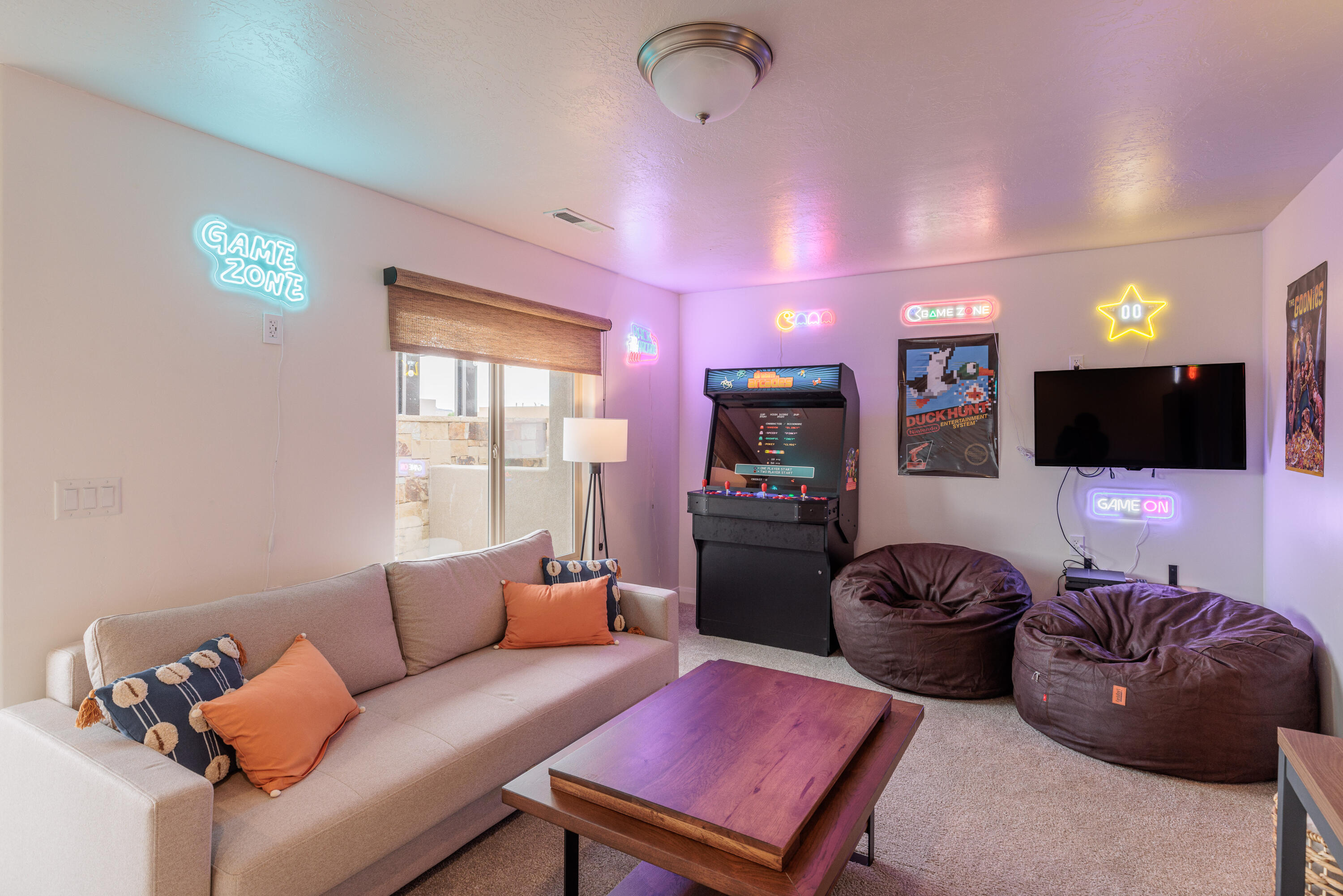 ESCAPES AT THE LEDGES - Residential