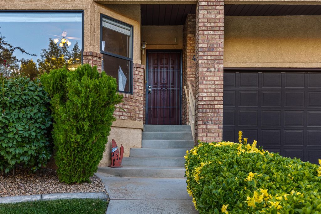 Photo of 453 NORTHRIDGE Ave, Saint George, UT 84770 (MLS # 25-266245)