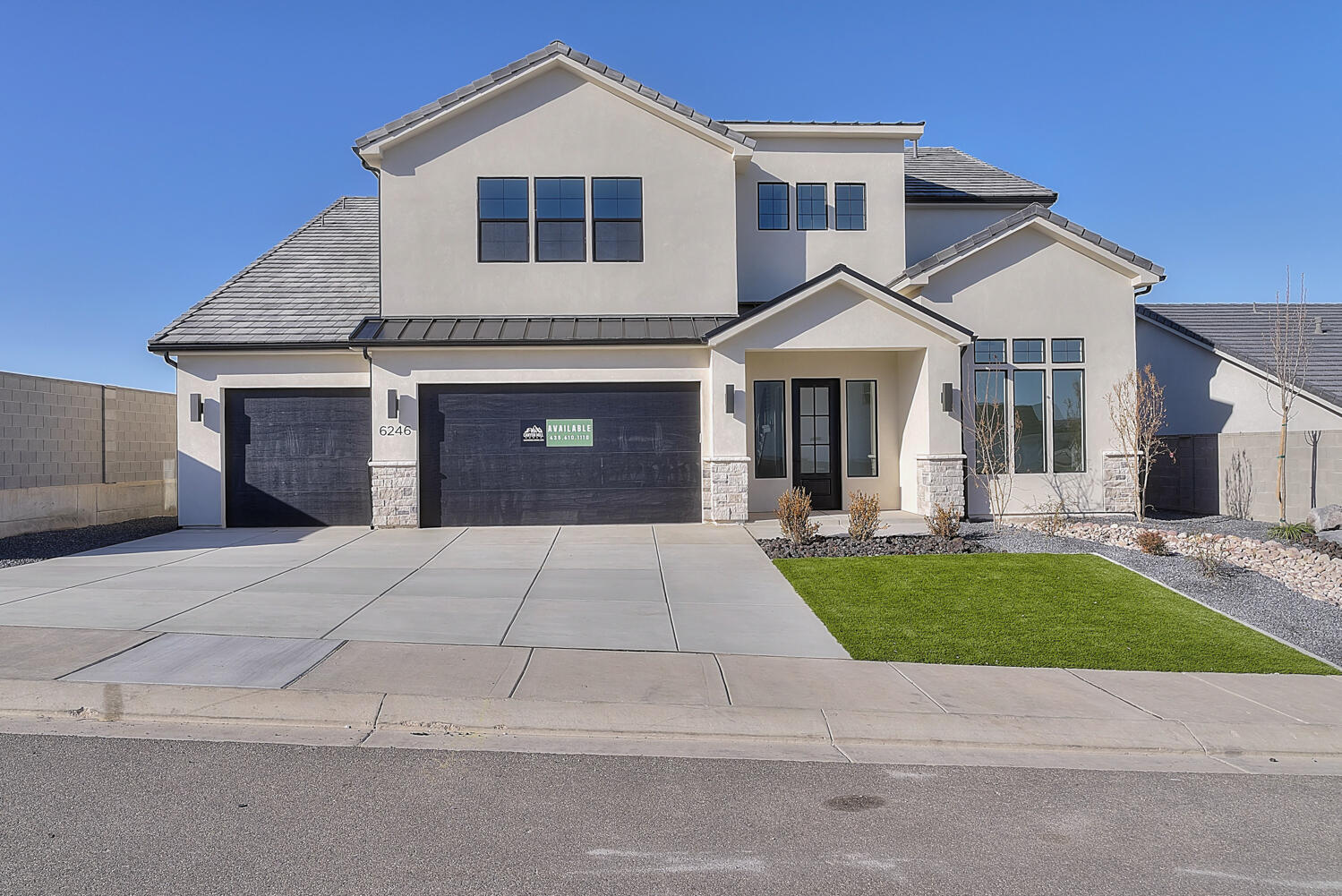 DESERT HORIZON - Residential